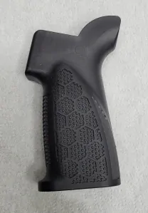 Pistolová rukojeť GP AR15 černá